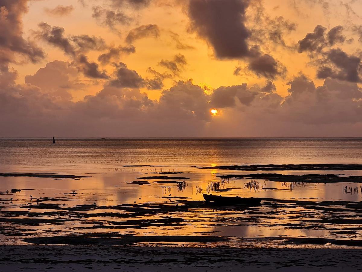 Beachfront Villa Ladha Ya Zanzibar Jambiani  Kültér fotó