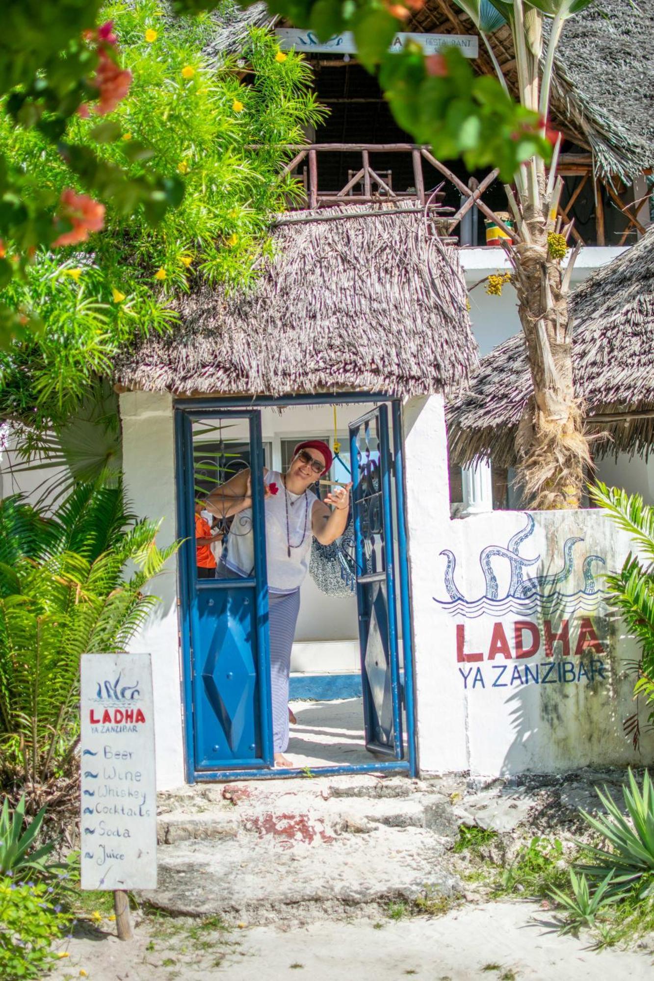 Beachfront Villa Ladha Ya Zanzibar Jambiani  Kültér fotó
